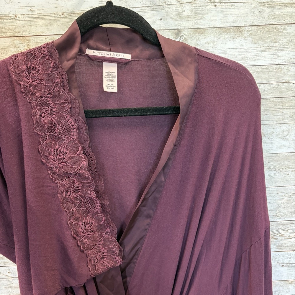 Victoria's Secret Womens M/L Robe Plum Purple Lace Trim Satin Belt Long Sleeve